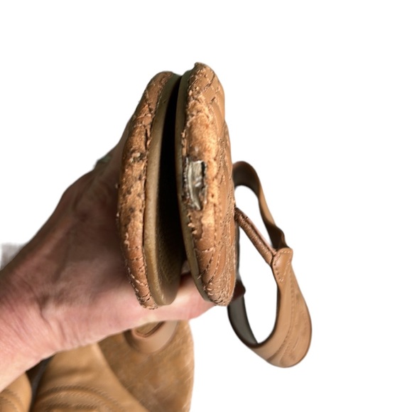 Tory Burch Fleming Quilted Tan Leather Thong Padded Slides Sandals - 8 - Picture 11 of 13